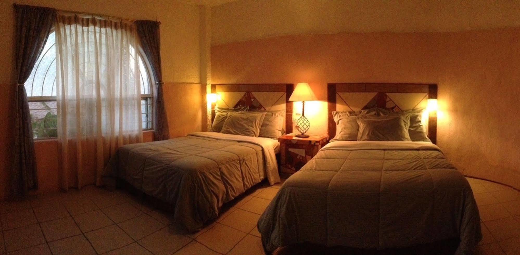 Hotel Mi Pueblito Tonalá Esterno foto